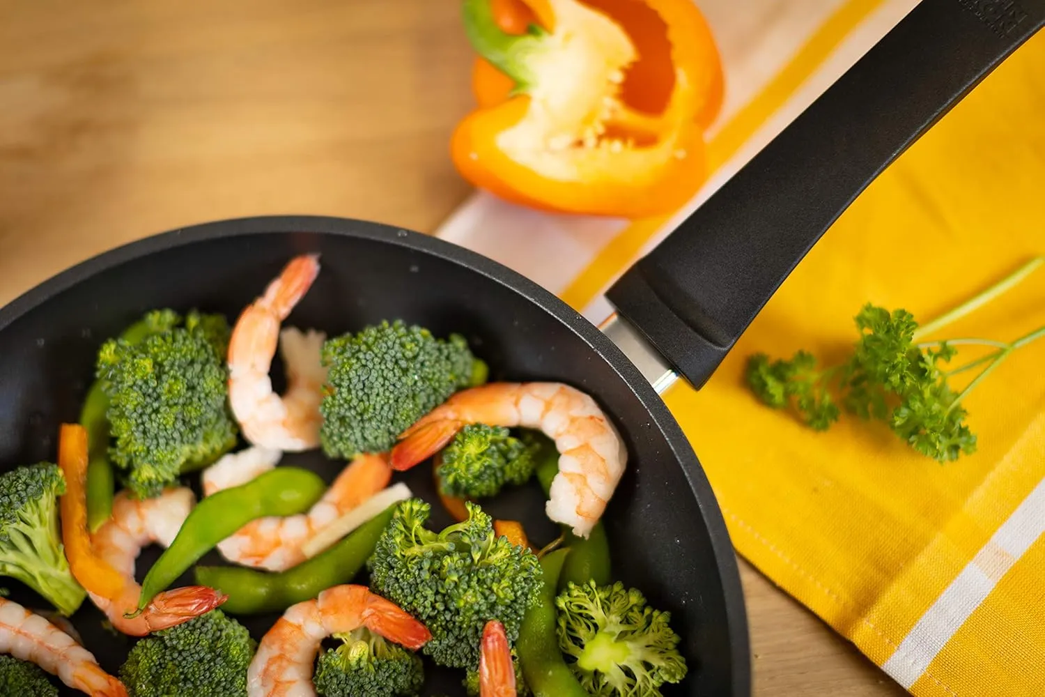 Kuhn Rikon Easy Induction Non Stick Aluminium Frying Pan with Bakelite Handle 24cm. Nonstick Frying Pan Induction Safe Pan. Oven Safe and Dishwasher Safe. Lifetime Kuhn Rikon Cookware Guarantee. Black