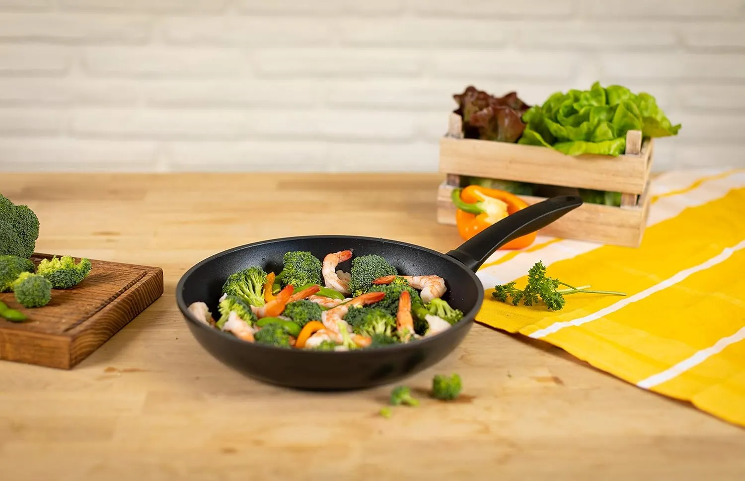 Kuhn Rikon Easy Induction Non Stick Aluminium Frying Pan with Bakelite Handle 24cm. Nonstick Frying Pan Induction Safe Pan. Oven Safe and Dishwasher Safe. Lifetime Kuhn Rikon Cookware Guarantee. Black