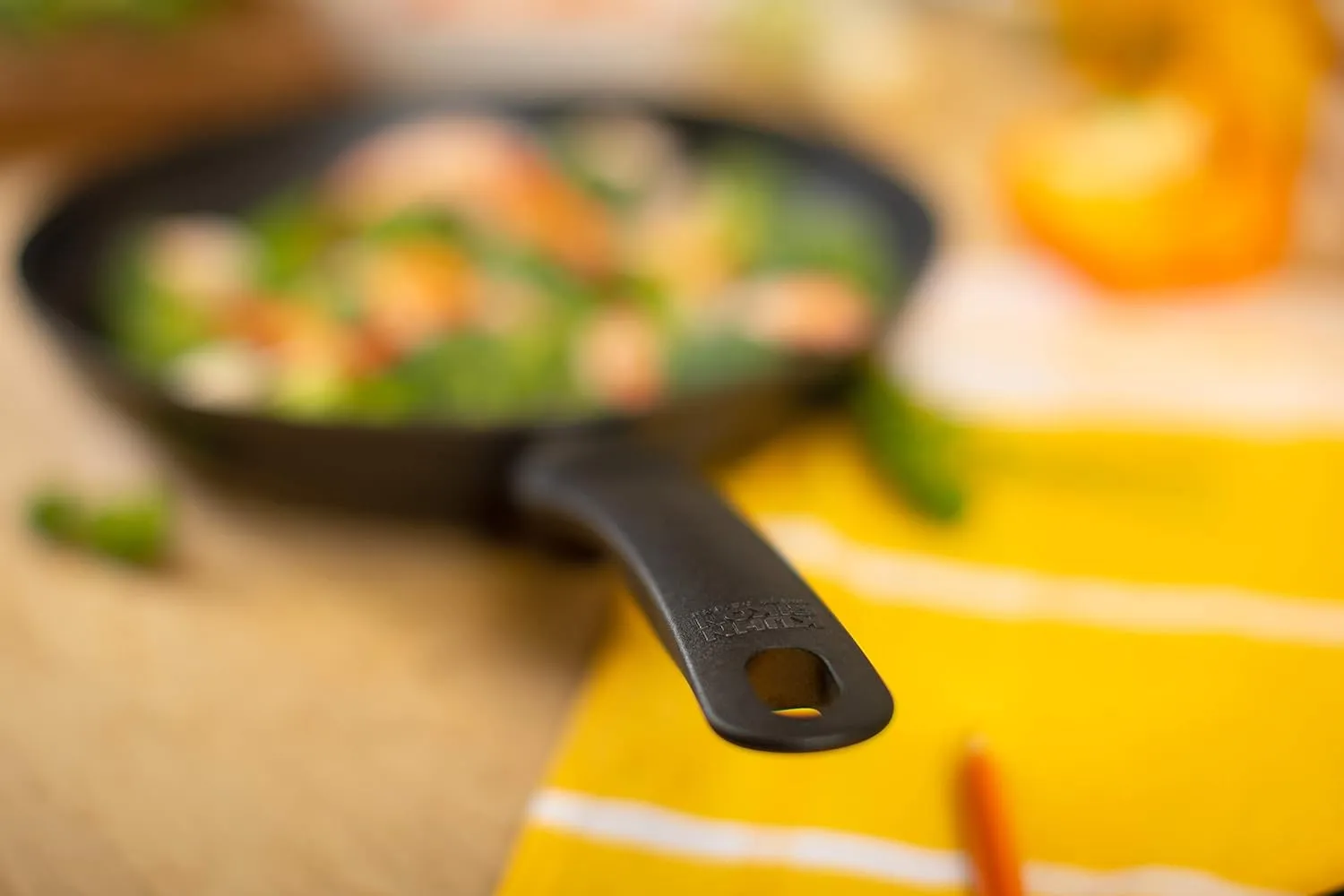 Kuhn Rikon Easy Induction Non Stick Aluminium Frying Pan with Bakelite Handle 24cm. Nonstick Frying Pan Induction Safe Pan. Oven Safe and Dishwasher Safe. Lifetime Kuhn Rikon Cookware Guarantee. Black