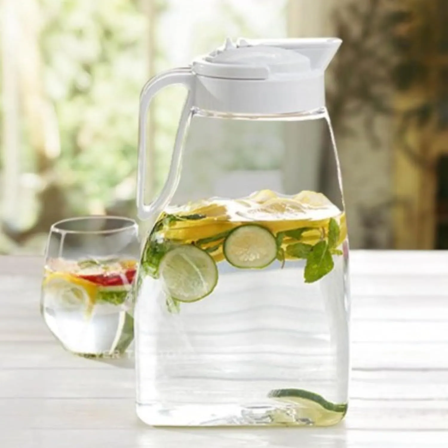 LargePour Airtight Pitcher with Lid, 3.1QT (99oz) – Leakproof Large Water Jug for Tea, Coffee, Juice & More, Top Handle, Locking Spout, Space-Saving, Easy Pour, Dishwasher Safe, Made in Japan