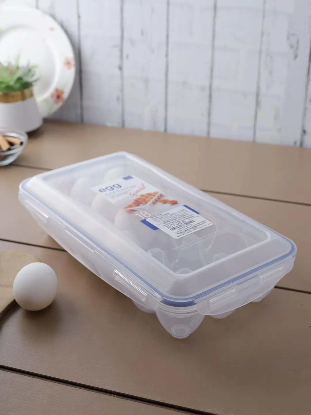 Lock & Lock HPL955 Egg Storer for 18 Eggs- Clear/Blue, 32 x 17.5 x 32 cm