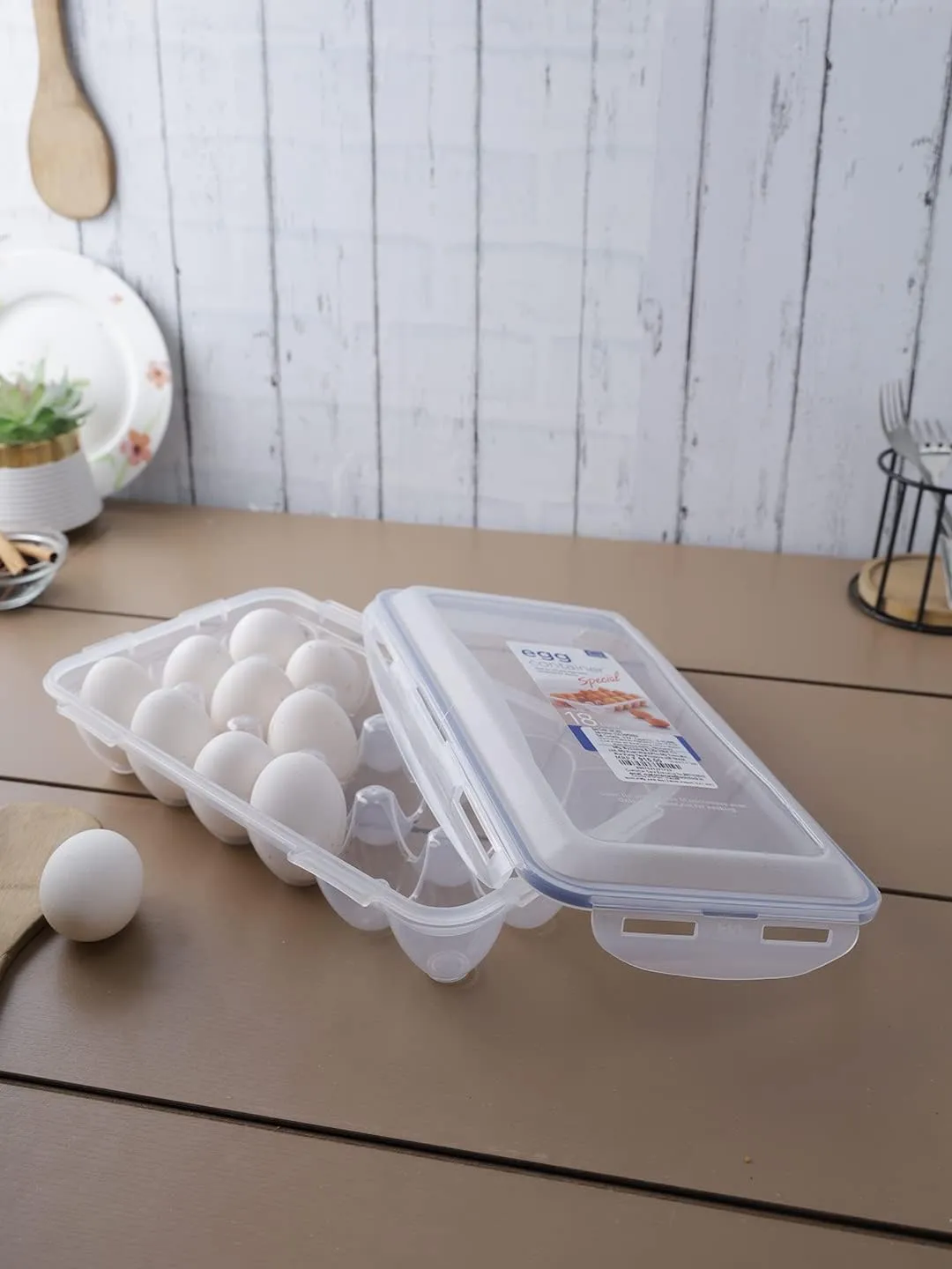Lock & Lock HPL955 Egg Storer for 18 Eggs- Clear/Blue, 32 x 17.5 x 32 cm