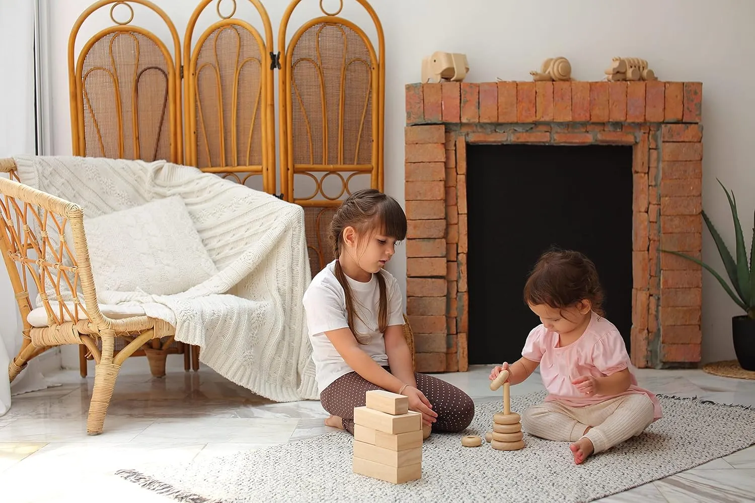 PlanToys Wooden Stacking Rings Baby Toy - Sustainably Made from Rubberwood Featuring Organic-Pigment Coloring and Water-Based Dyes with Collapsible Central Rod for Safety