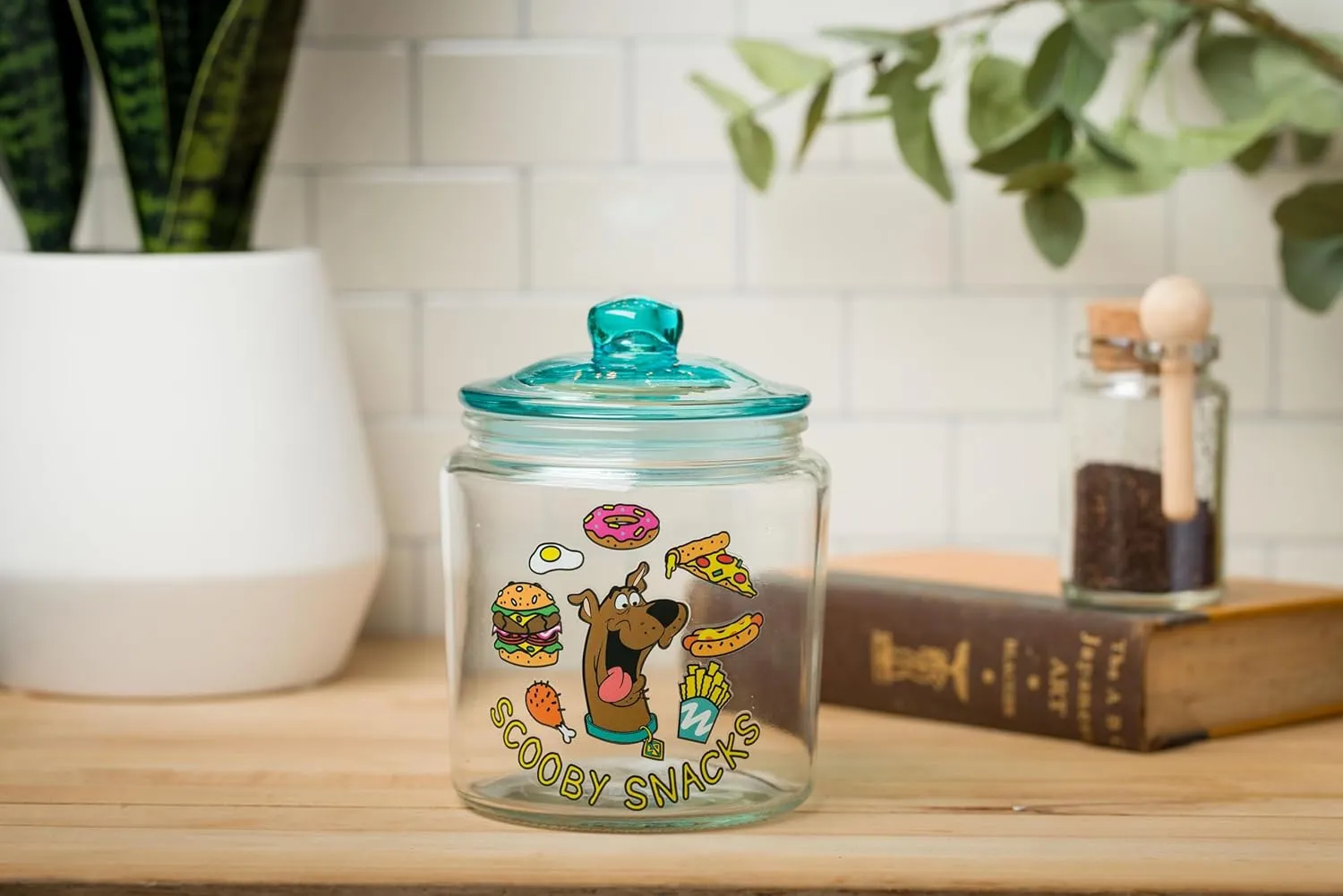 Silver Buffalo Scooby Doo Scooby Snacks Glass Cookie Snack Candy Jar with Lid (Small)