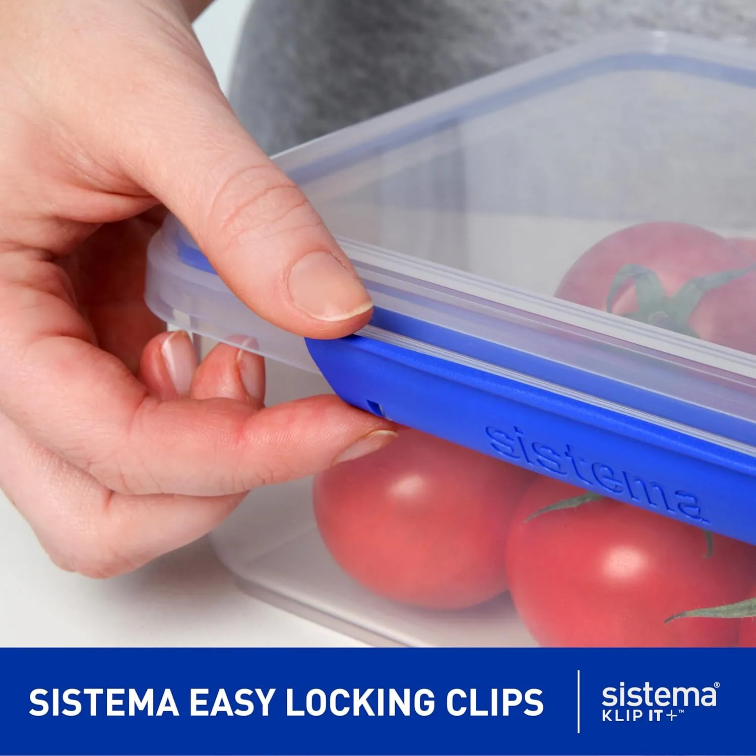 Sistema KLIP IT Food Storage Container, 7 L, Airtight & Stackable, BPA-Free, Clear with Blue Clips