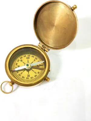 Vintage Style Brass Pocket Compass, Nautical Navigation Tool with Lid, Gift Accessory